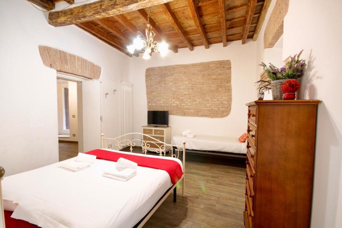 Hc - In The Heart Of Campo De' Fiori Apartman Róma Kültér fotó