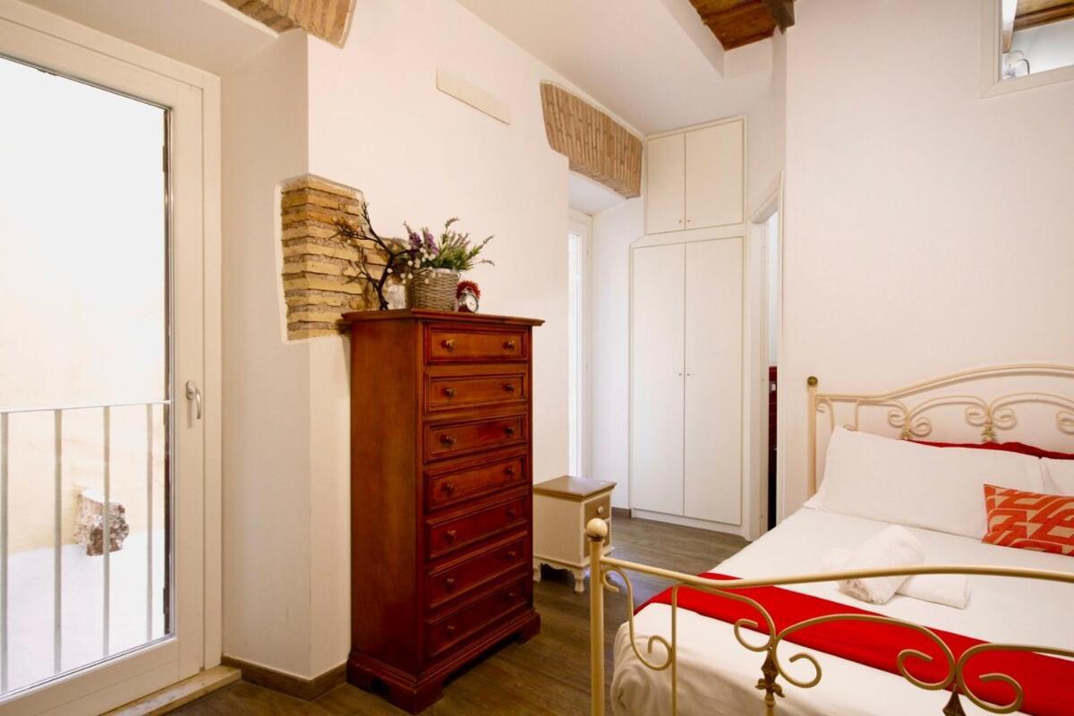 Hc - In The Heart Of Campo De' Fiori Apartman Róma Kültér fotó